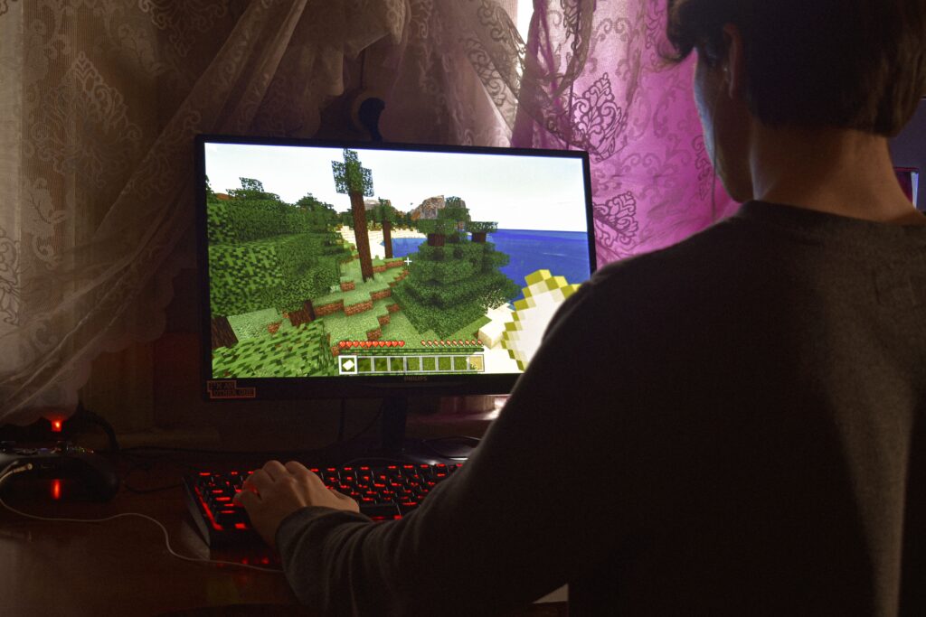 pexels-photo-3977908-3977908-1024x683 PS5, Xbox Series X ou PC Gamer: qual comprar em 2026?