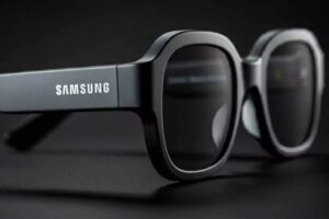 Óculos inteligentes Galaxy Glasses da Samsung em destaque, mostrando a câmera embutida na armação
